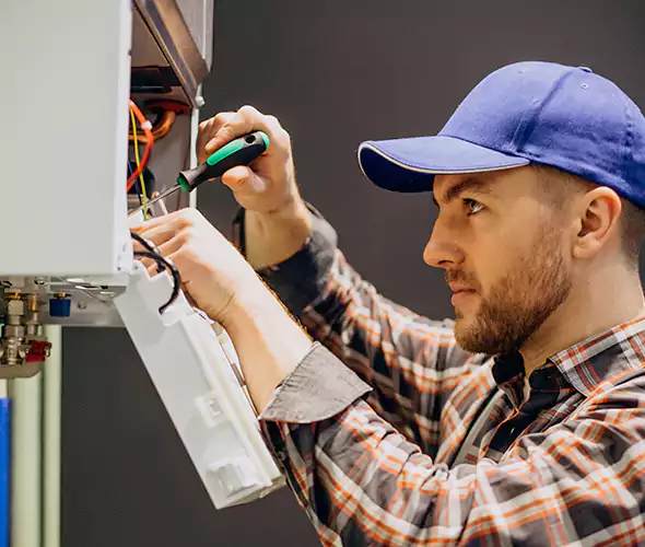 Expert Plumber for Tankless Water Heater Maintenance in Lindenhurst, NY: Schedule Professional Maintenance Services with Us