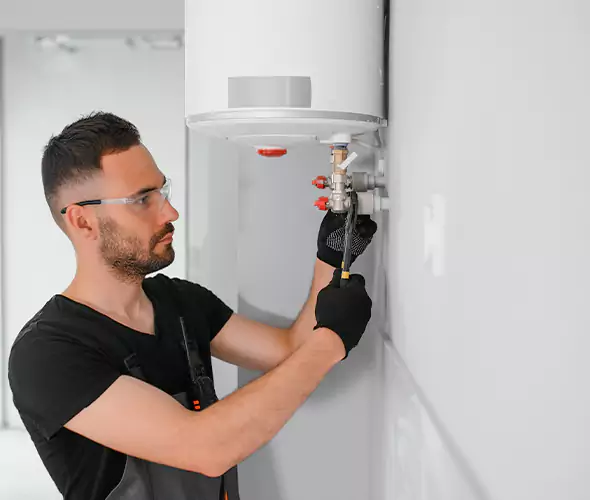Expert Plumber for Water Heater Expansion Tank Installation in Lindenhurst, NY